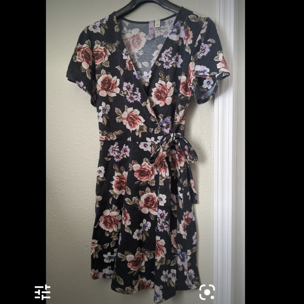 Alya floral wrap dress